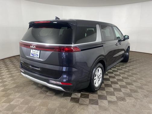 2023 Kia Carnival LX
