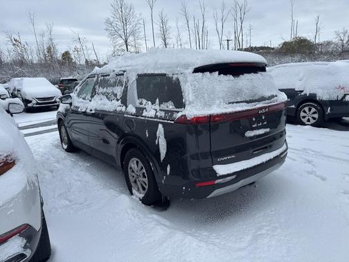 2023 Kia Carnival LX