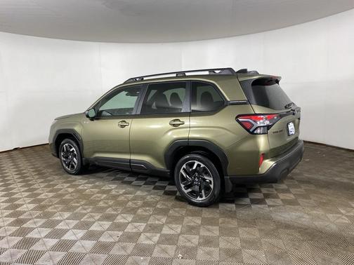 2025 Subaru Forester Hybrid Premium Hybrid