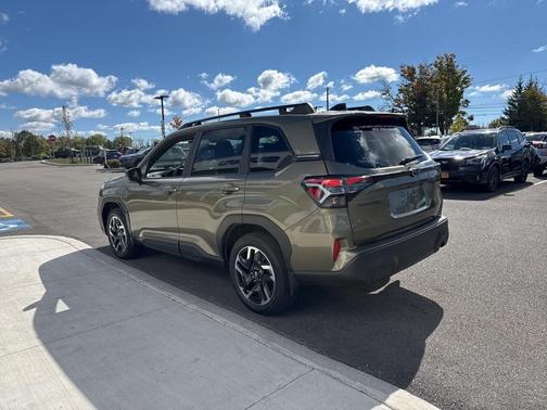 2025 Subaru Forester Hybrid Premium Hybrid