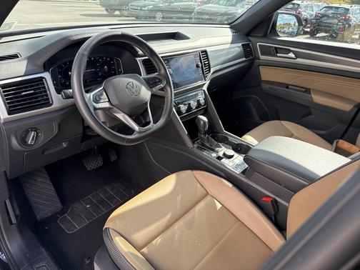 2022 Volkswagen Atlas Cross Sport 2.0T SE w/Technology
