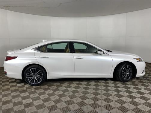 2022 Lexus ES 250 Luxury