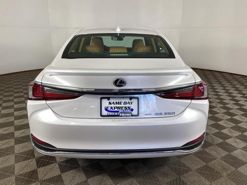 2022 Lexus ES 250 Luxury