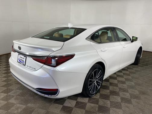 2022 Lexus ES 250 Luxury