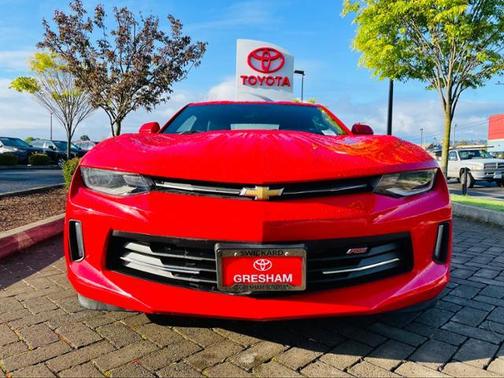 Photo 3 of 30 of 2018 Chevrolet Camaro 1LT