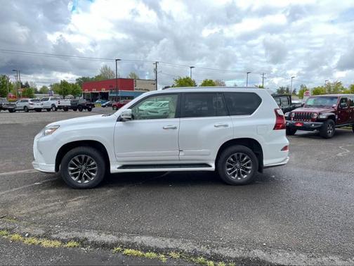 Photo 4 of 16 of 2017 Lexus GX 460 Base