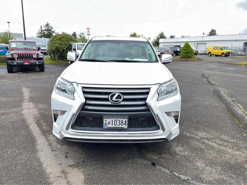 Photo 2 of 16 of 2017 Lexus GX 460 Base