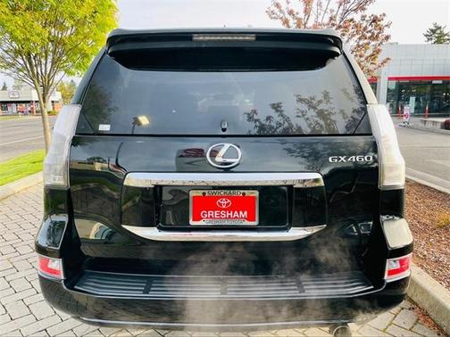 Photo 3 of 30 of 2017 Lexus GX 460 Base