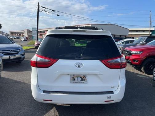 2020 Toyota Sienna LE