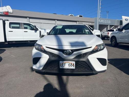 2020 Toyota Camry SE