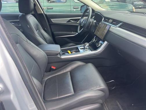 2021 Jaguar XF SE