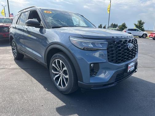 2025 Ford Explorer ST-Line