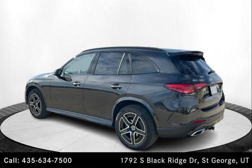 Graphite Grey Metallic 2026 Mercedes-Benz GLC 300 4MATIC
