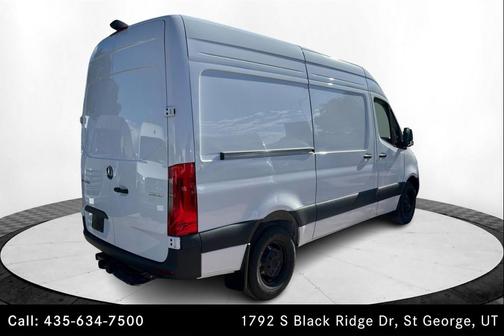Arctic White 2026 Mercedes-Benz Sprinter 2500 Standard Roof