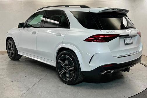 MANUFAKTUR Moonlight White Metallic 2026 Mercedes-Benz GLE 350 4MATIC