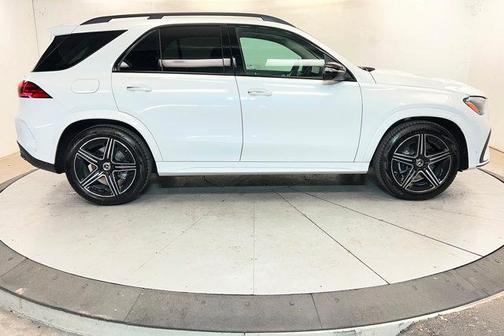 MANUFAKTUR Moonlight White Metallic 2026 Mercedes-Benz GLE 350 4MATIC