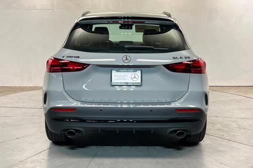 MANUFAKTUR Alpine Grey 2026 Mercedes-Benz AMG GLA 35 4MATIC