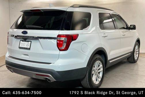Oxford White 2017 Ford Explorer XLT