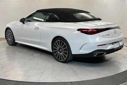 MANUFAKTUR Moonlight White Metallic 2026 Mercedes-Benz CLE 450 4MATIC