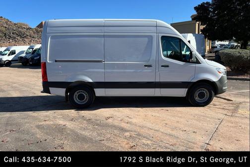 Arctic White 2026 Mercedes-Benz Sprinter 2500 Standard Roof