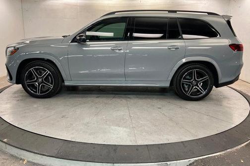 MANUFAKTUR Alpine Grey 2026 Mercedes-Benz GLS 450 4MATIC