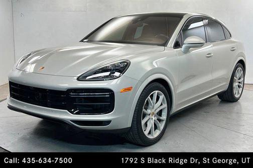 Cashmere Beige Metallic 2022 Porsche Cayenne Turbo