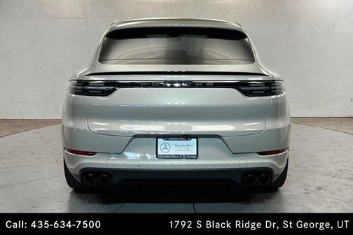 Cashmere Beige Metallic 2022 Porsche Cayenne Turbo