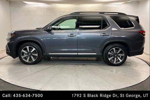 Modern Steel Metallic 2023 Honda Pilot AWD Elite