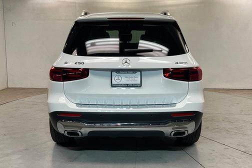 Polar White 2026 Mercedes-Benz GLB 250 4MATIC