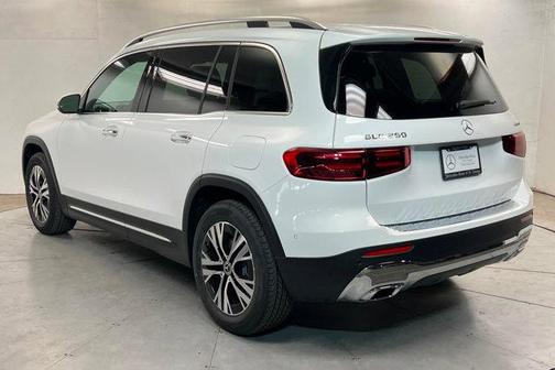 Polar White 2026 Mercedes-Benz GLB 250 4MATIC