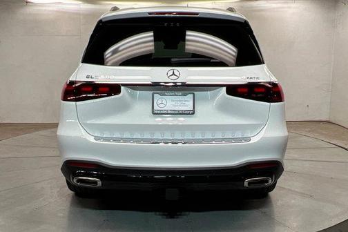 Polar White 2026 Mercedes-Benz GLS 580 4MATIC