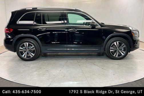 Night Black 2026 Mercedes-Benz GLB 250 4MATIC