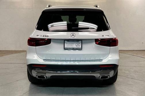 Polar White 2026 Mercedes-Benz GLB 250 4MATIC