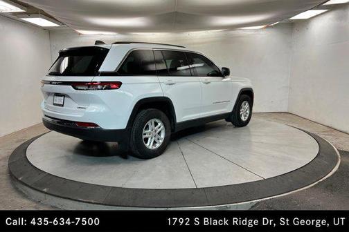 2023 Jeep Grand Cherokee Laredo