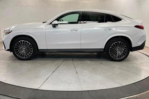 MANUFAKTUR Moonlight White Metallic 2026 Mercedes-Benz GLC 300 4MATIC Coupe