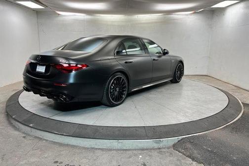 MANUFAKTUR Graphite Gray Magno 2026 Mercedes-Benz AMG S 63 E 4MATIC
