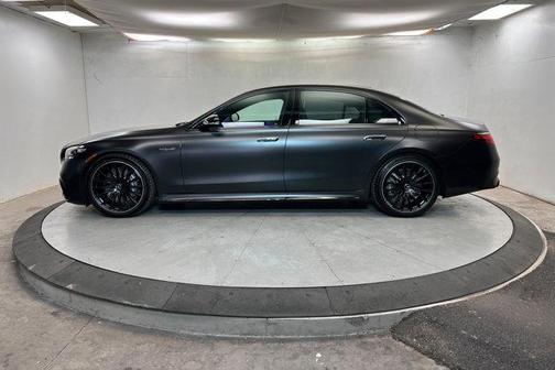 MANUFAKTUR Graphite Gray Magno 2026 Mercedes-Benz AMG S 63 E 4MATIC