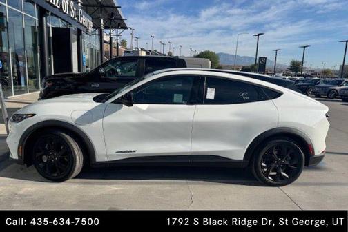 Star White Metallic Tri-Coat 2024 Ford Mustang Mach-E Select