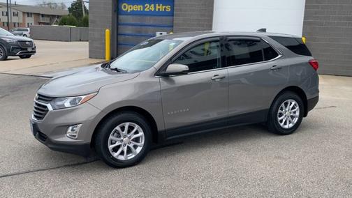 Beige / Tan 2019 Chevrolet Equinox LT W/1LT