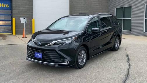 2024 Toyota Sienna XLE