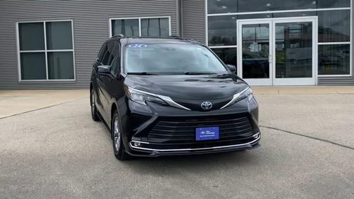 2024 Toyota Sienna XLE
