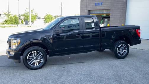 AGATE BLACK METALLIC 2023 Ford F-150 XL