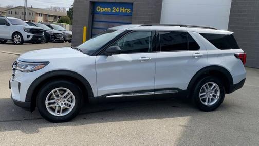 SPACE WHITE METALLIC 2025 Ford Explorer ACTIVE