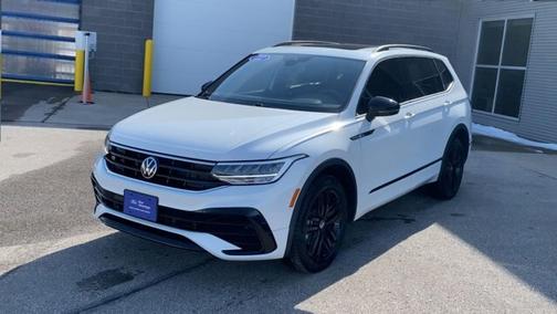 2022 Volkswagen Tiguan 2.0T SE R-LINE BLACK