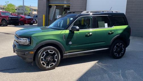 ERUPTION GREEN METALLIC 2023 Ford Bronco Sport OUTER BANKS