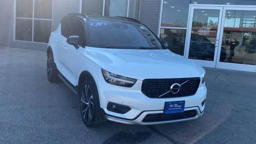 2020 Volvo XC40 T5 R-DESIGN