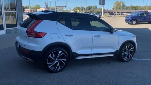 2020 Volvo XC40 T5 R-DESIGN