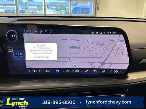 Mosaic Black Metallic 2026 Chevrolet Traverse LT