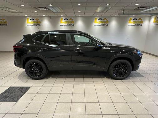 Mosaic Black Metallic 2026 Chevrolet Trax ACTIV
