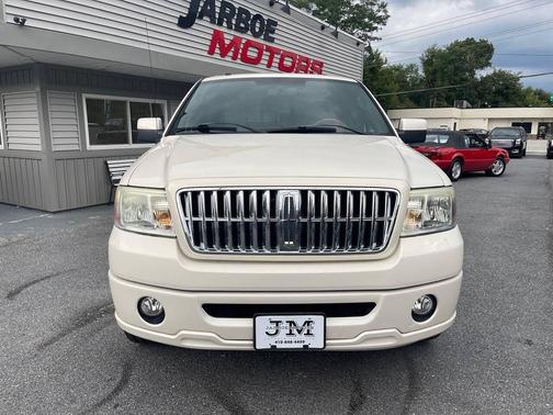 2008 Lincoln Mark LT Base 4dr SuperCrew 4WD 6.5 ft. SB